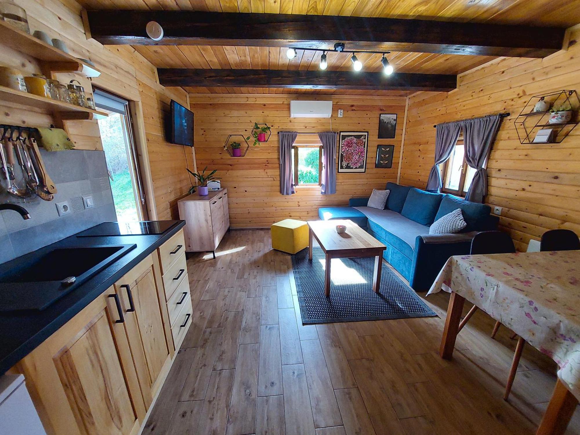 סלוניי Holiday Home The Hive מראה חיצוני תמונה